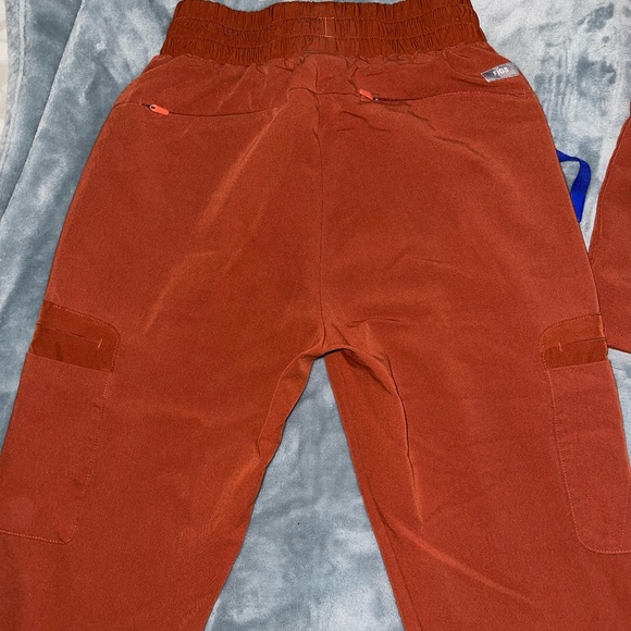 Figs scrubs uniform *both top & bottom included* - Picture 3 of 4